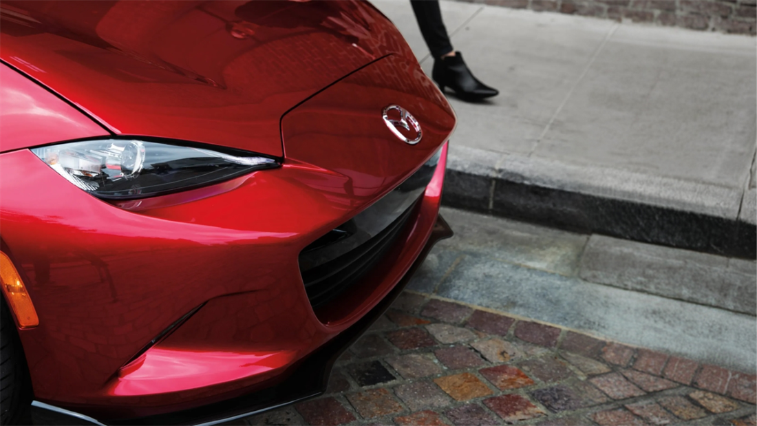 Mazda MX-5 miata front detail